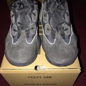 Yeezy 500 sneaker NWT